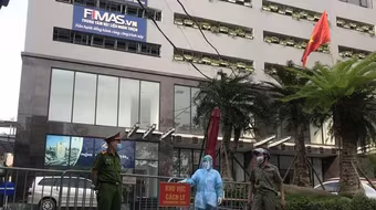 Nữ nhân viên quán bar nghi mắc Covid-19: Kiểm soát chặt nhân khẩu ra vào chung cư Viễn Đông Star