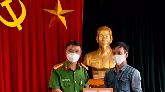 “Giấy khen của bác Giám đốc Công an thành phố Hà Nội sẽ là kỷ vật vô giá đối với em”