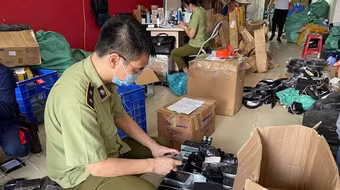 ‘Nóng’ mỹ phẩm, hàng thời trang lậu giao dịch trên mạng xã hội