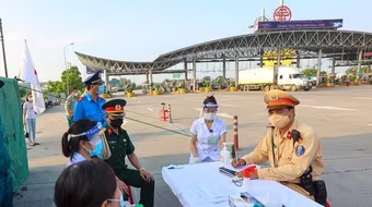 Trên 6.600 lượt phương tiện phải yêu cầu quay đầu khi về Hà Nội