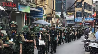 400 sinh viên Học viện Quân y hỗ trợ quận Hoàng Mai triển khai xét nghiệm diện rộng