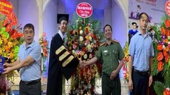 Công an Hà Nội chúc mừng lễ tốt nghiệp khóa III Trường Thánh Kinh Thần học Hà Nội