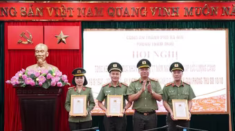 Nâng cao nhận thức, thi đua rèn luyện, lập công, hoàn thành xuất sắc nhiệm vụ được giao