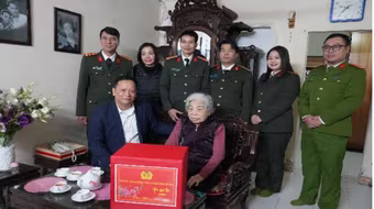 Đảng ủy, Ban Giám đốc Công an TP Hà Nội tri ân, tưởng nhớ các đồng chí nguyên lãnh đạo CATP