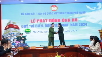 Công an thành phố Hà Nội ủng hộ quỹ "Vì biển, đảo Việt Nam” năm 2024