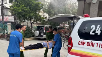 Buồn chán chuyện gia đình, cụ ông 78 tuổi lên cầu Nhật Tân định tự tử