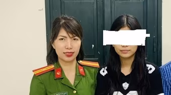 Bàng hoàng nửa khuya, nữ sinh lao mình xuống hồ Quỳnh định tự vẫn