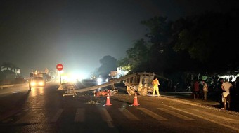 Bàng hoàng xe tự chế chở bó sắt dài hơn 12 mét gây tai nạn khiến 2 người thương vong