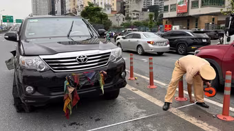 Người đàn ông vi phạm nồng độ cồn, đi ô tô ngược chiều trên vành đai 3