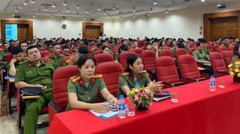 Khai giảng lớp bồi dưỡng kỹ năng sử dụng công nghệ thông tin nâng cao cho cán bộ chiến sĩ 