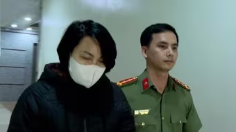 Khởi tố 2 phụ nữ trong đường dây mua bán trái phép hóa đơn, thu lời bất chính hàng tỷ đồng