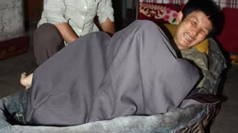 Sống trong giỏ16 năm