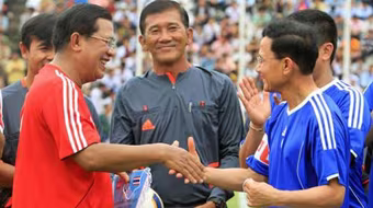 “Ngoại giao bóng đá”