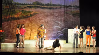 “Khi hoa nở trái mùa”