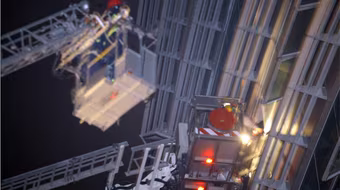 Lo cháy nhà cao tầng và… nạn mại dâm