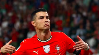 Ronaldo muốn sở hữu Man Utd? 