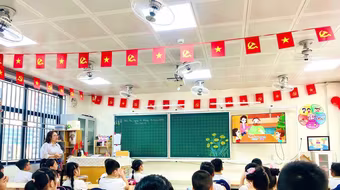 Hệ số lương đặc thù của giáo viên có phá vỡ thiết kế hệ thống tiền lương hiện hành? 