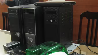 Bắt ổ nhóm lừa đảo bằng công nghệ cao