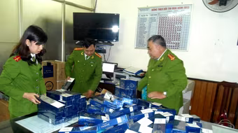 Bắt giữ vụ vận chuyển 5.335 bao thuốc lá nhập lậu