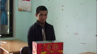 Dại dột "mua pháo về quê đốt chơi"