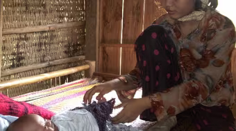 Làm cháu họ 14 tuổi có thai, ông lão 76 tuổi chống gậy chuồn thẳng