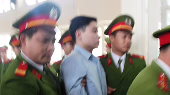 Lê Văn Luyện phải sống để… đền tội!