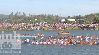 Đua thuyền đầu xuân mới ở Tây Nguyên