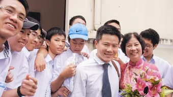 GS Ngô Bảo Châu kể chuyện viết văn vì... "bí toán"