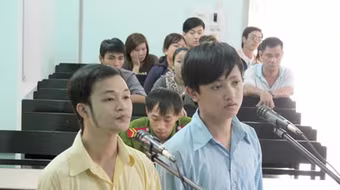 Con cười, vợ khóc trong phiên tòa đắng ngắt