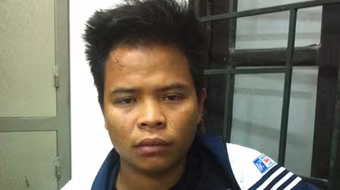 "Chạm vai" nhau ở đám cưới, côn đồ thôn đâm chết người