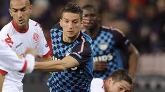 Những tấm vé đầu tiên