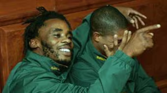 Cựu tuyển thủ bóng bầu dục bị bắn chết 