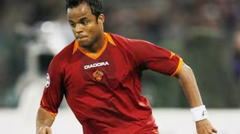 Mancini bỏ dở sự nghiệp vì hám gái