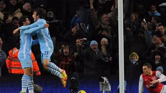 Man City đòi lại ngôi đầu