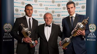 Van Persie đoạt giải cầu thủ xuất sắc nhất năm của PFA 