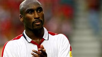Sol Campbell tuyên bố treo giày