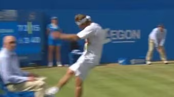 Nalbandian trả giá đắt cho giây phút nóng giận