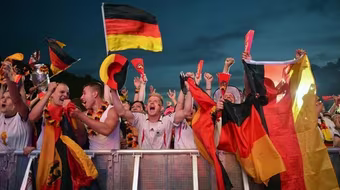 Sự cuồng nhiệt của CĐV gây họa cho đội bóng 