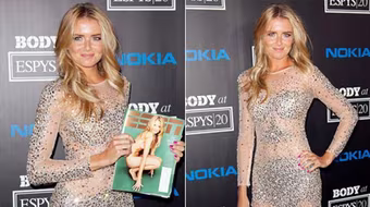 Hantuchova tự tin trút bỏ xiêm y 