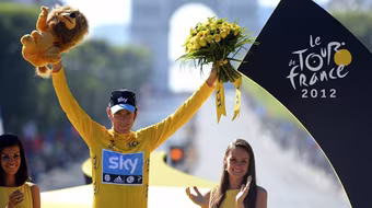 Bradley Wiggins trở thành người Anh đầu tiên vô địch Tour de France
