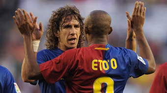 Puyol và Eto’o phải hầu tòa vì cáo buộc quỵt tiền