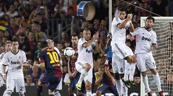 Barca hạ gục Real Madrid trong “bữa tiệc” bàn thắng