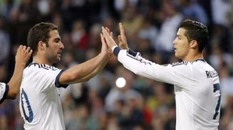 Real Madrid đáp lễ Bracelona bằng chiến thắng "5 sao"