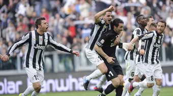 Juventus tiến gần tới chức vô địch Serie A 