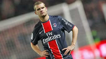 Trổ tài dự đoán, cựu sao Pháp bị treo giò ba tháng