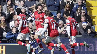 Rosicky giúp Arsenal nuôi hy vọng Champions League 