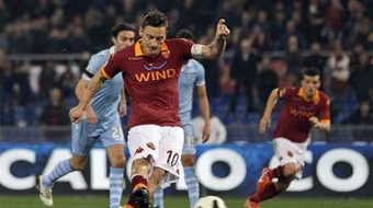 Derby thành Rome: Hai cổ động viên bị đâm