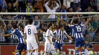 Real Madrid "tạo điều kiện" cho Barcelona sớm vô địch