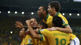 Đánh bại Tây Ban Nha, Brazil giành ngôi vương