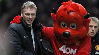 MU 2-0 Swansea: Hết mưa trời lại sáng